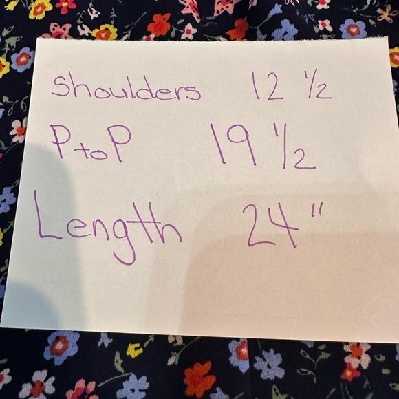 Gap Navy blue floral print blouse. Cap sleeve size M - Picture 7 of 7